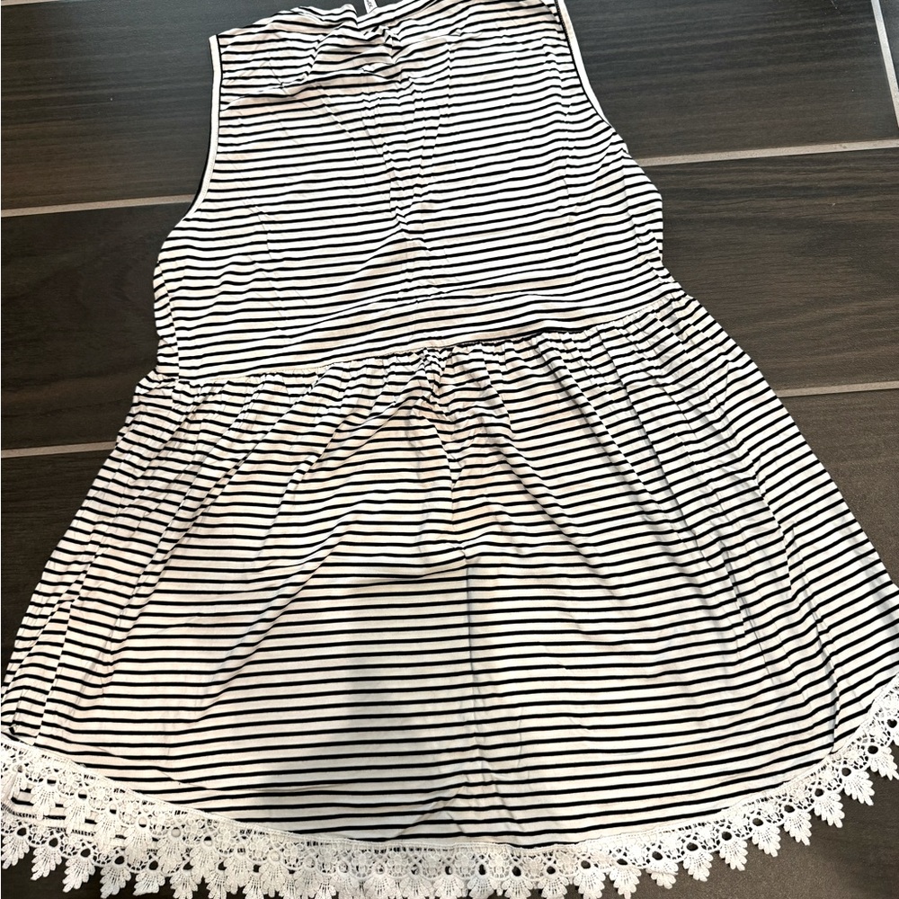 Maternity top, never wore.